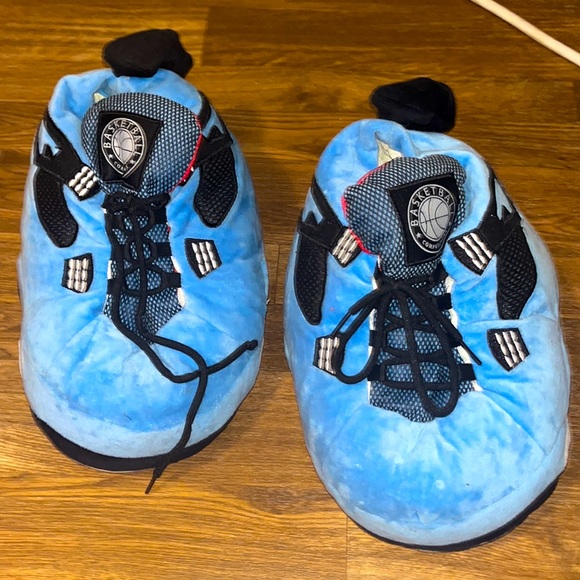 Fluffy comfortable shoes worn 3 times , better kept as house shoes - Picture 1 of 1